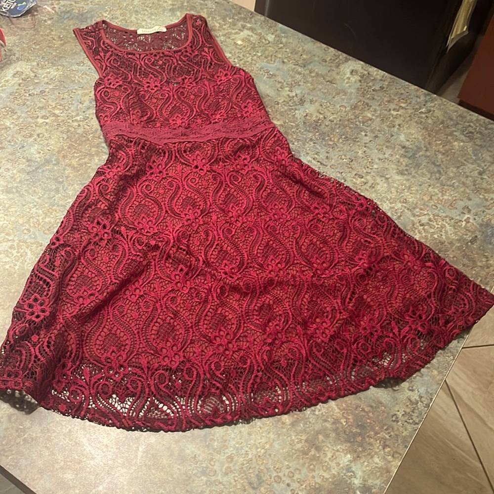 Lace red dress